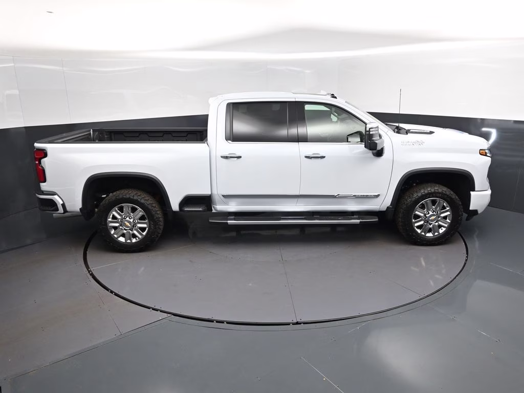 2026 Polar White Chevrolet Silverado 2500HD High Country 4X4 Truck