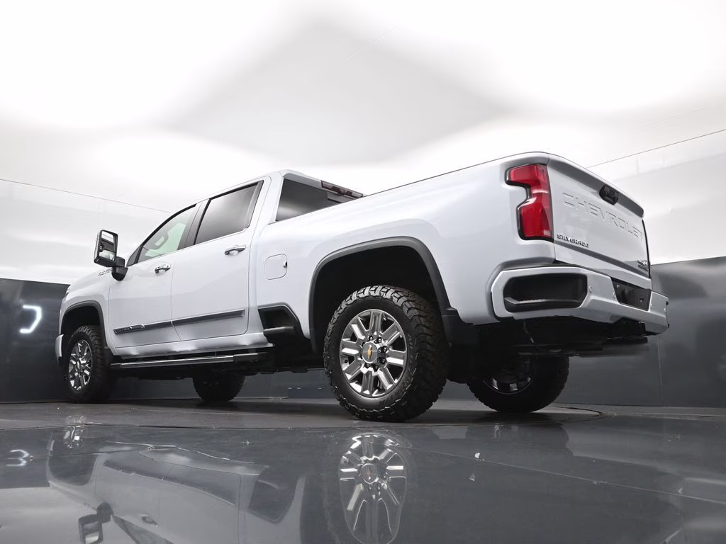 2026 Polar White Chevrolet Silverado 2500HD High Country 4X4 Truck