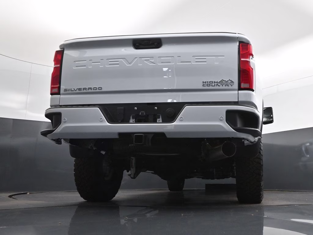 2026 Polar White Chevrolet Silverado 2500HD High Country 4X4 Truck