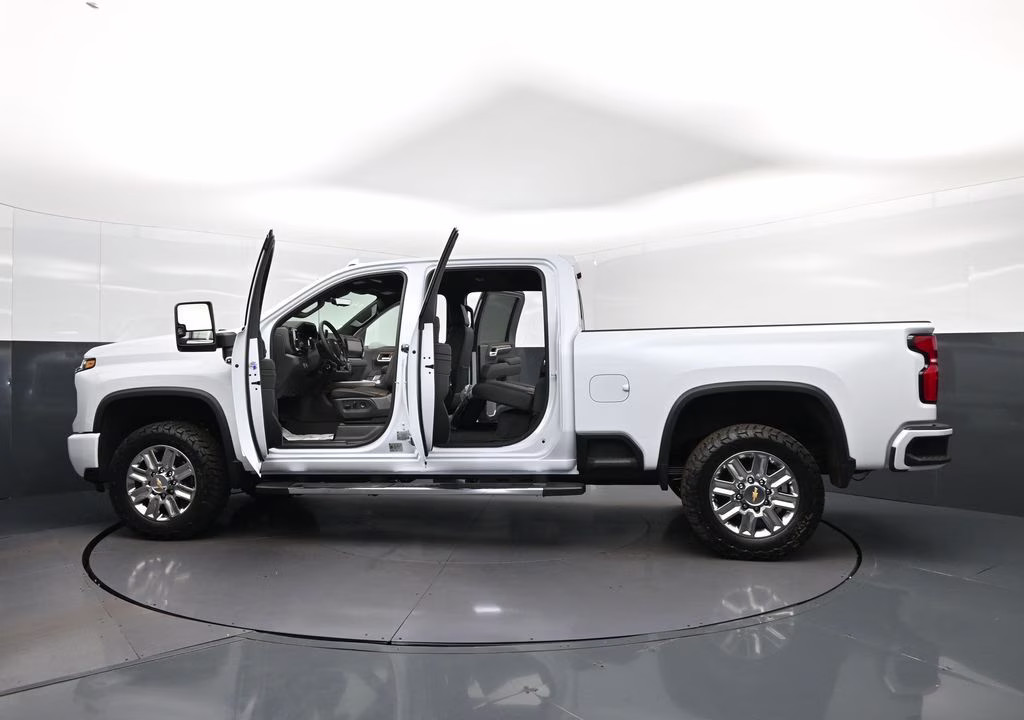 2026 Polar White Chevrolet Silverado 2500HD High Country 4X4 Truck