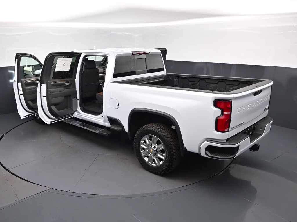 2026 Polar White Chevrolet Silverado 2500HD High Country 4X4 Truck