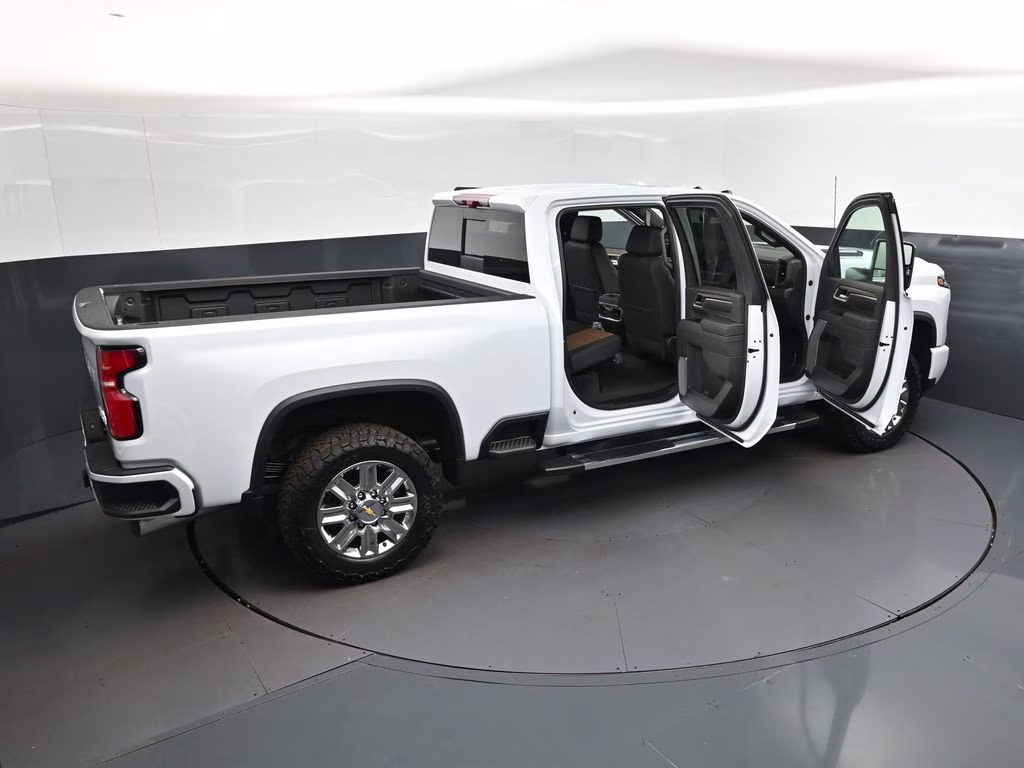 2026 Polar White Chevrolet Silverado 2500HD High Country 4X4 Truck