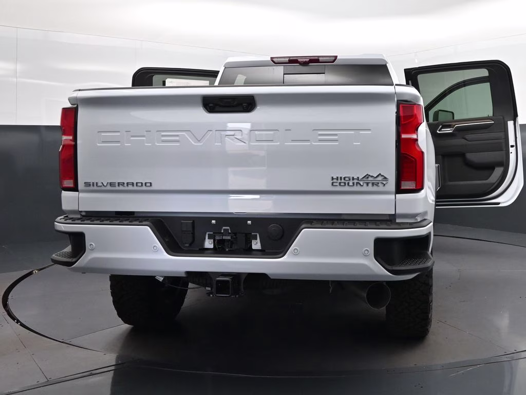 2026 Polar White Chevrolet Silverado 2500HD High Country 4X4 Truck