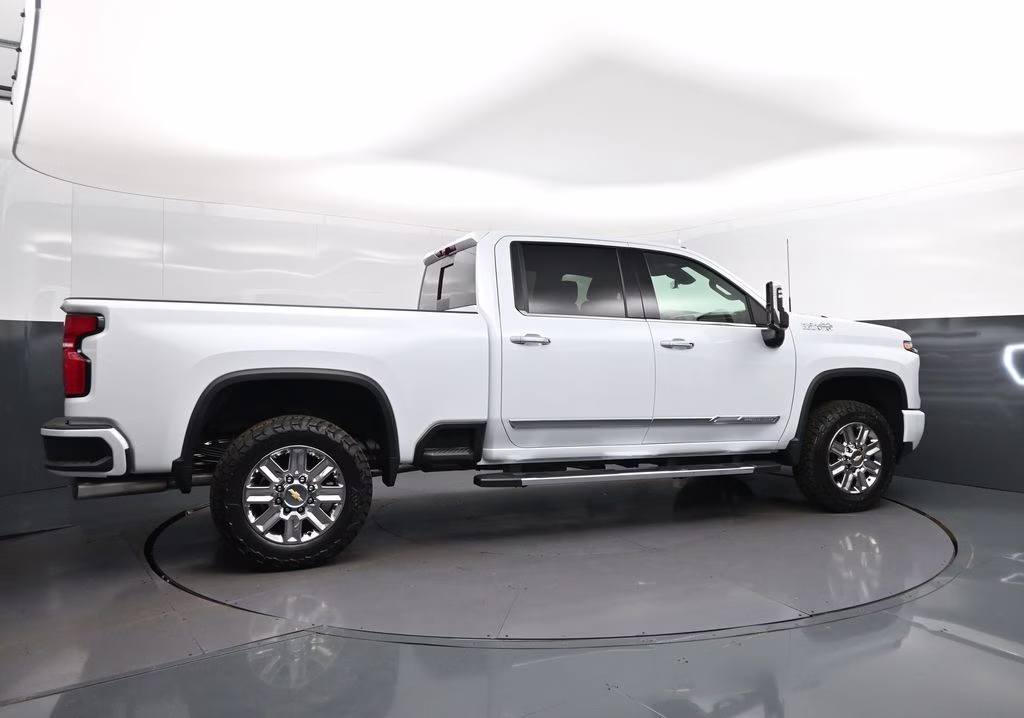 2026 Polar White Chevrolet Silverado 2500HD High Country 4X4 Truck