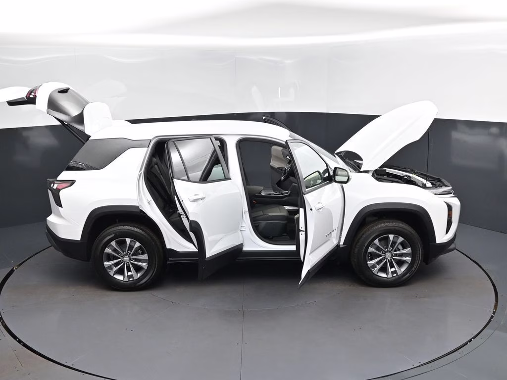 2026 Summit White Chevrolet Equinox LT FWD SUV