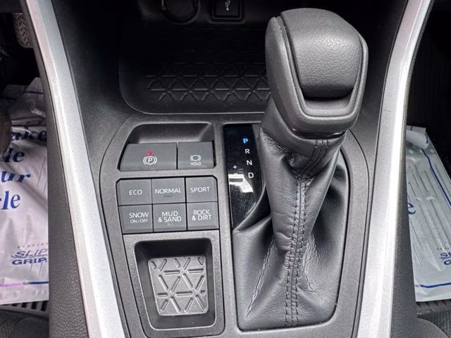 2022 Magnetic Gray Metallic Toyota RAV4 XLE AWD SUV