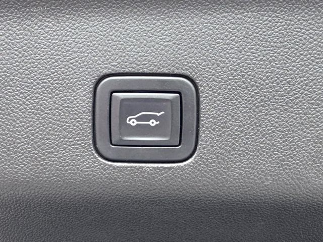 2021 White Frost GMC Yukon XL AT4 4X4 SUV
