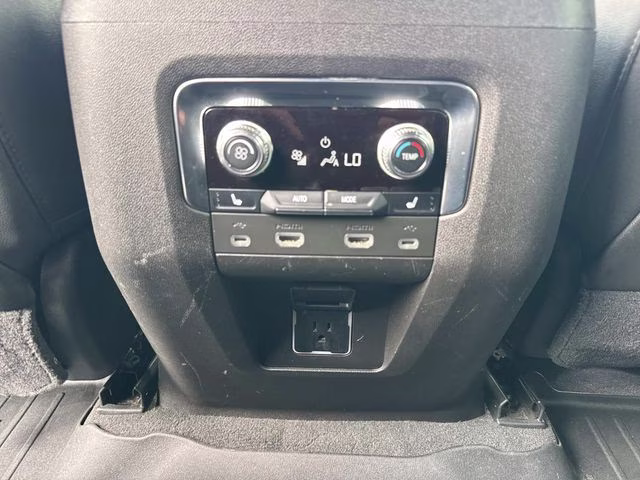 2021 White Frost GMC Yukon XL AT4 4X4 SUV