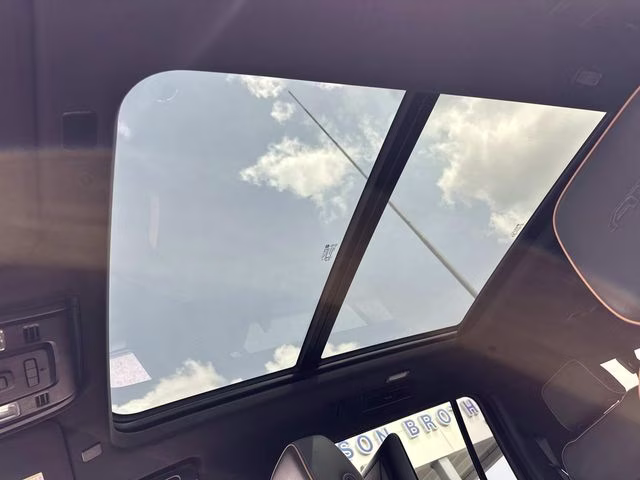 2021 White Frost GMC Yukon XL AT4 4X4 SUV