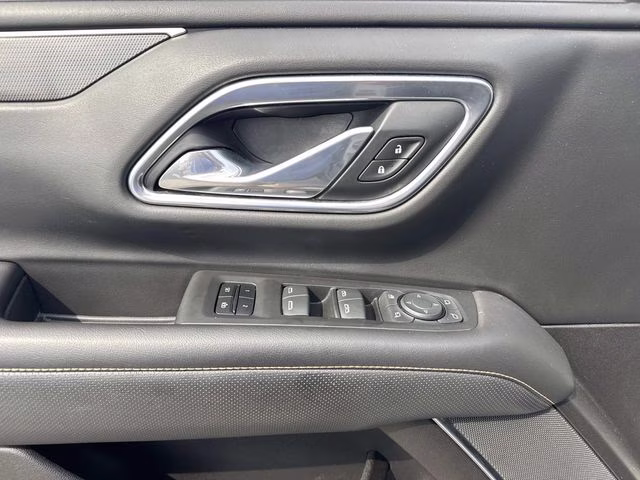 2021 White Frost GMC Yukon XL AT4 4X4 SUV