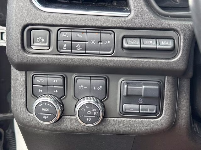 2021 White Frost GMC Yukon XL AT4 4X4 SUV