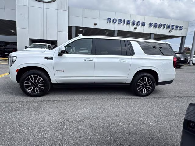 2021 White Frost GMC Yukon XL AT4 4X4 SUV