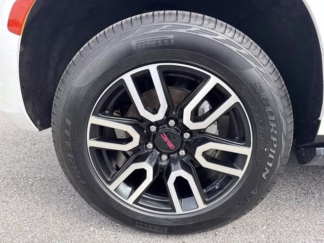 2021 White Frost GMC Yukon XL AT4 4X4 SUV