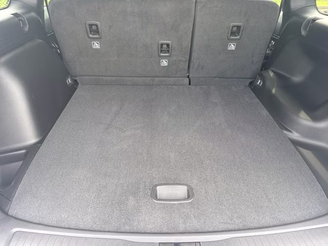 2026 Bright White Clearcoat Jeep Grand Cherokee Laredo X RWD SUV
