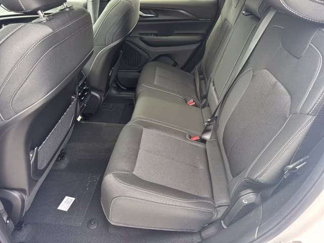 2026 Bright White Clearcoat Jeep Grand Cherokee Laredo X RWD SUV