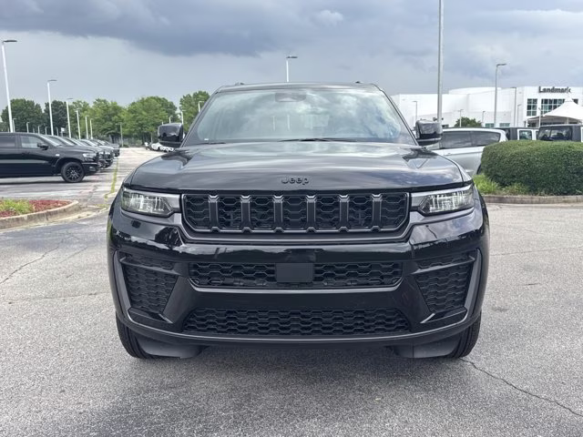 2026 Diamond Black Crystal Pearlcoat Jeep Grand Cherokee L Laredo Altitude RWD SUV