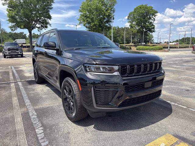 2026 Diamond Black Crystal Pearlcoat Jeep Grand Cherokee L Laredo Altitude RWD SUV