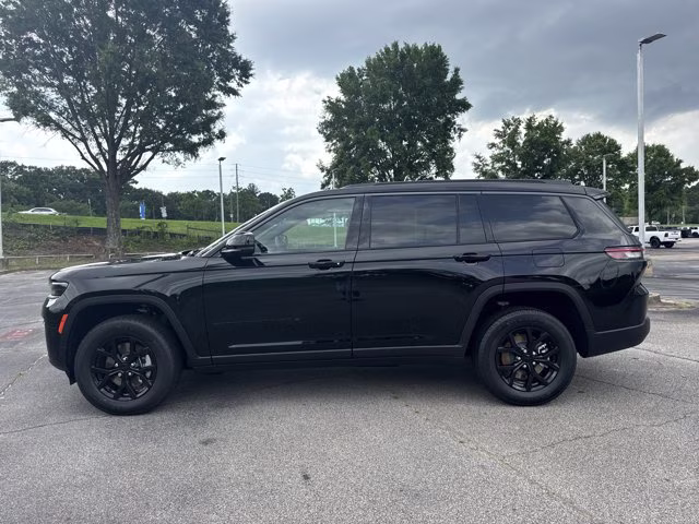 2026 Diamond Black Crystal Pearlcoat Jeep Grand Cherokee L Laredo Altitude RWD SUV