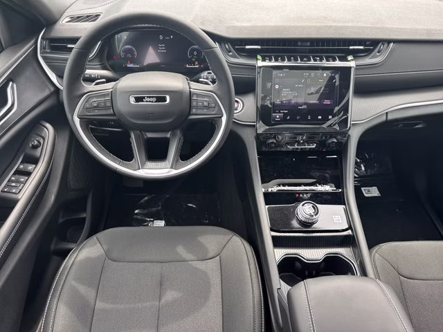 2026 Bright White Clearcoat Jeep Grand Cherokee Laredo X RWD SUV