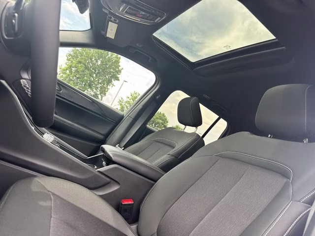 2026 Bright White Clearcoat Jeep Grand Cherokee Laredo X RWD SUV