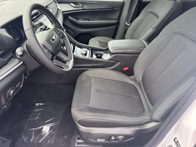 2026 Bright White Clearcoat Jeep Grand Cherokee Laredo X RWD SUV
