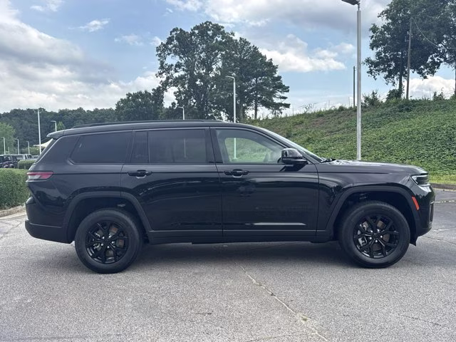 2026 Diamond Black Crystal Pearlcoat Jeep Grand Cherokee L Laredo Altitude RWD SUV