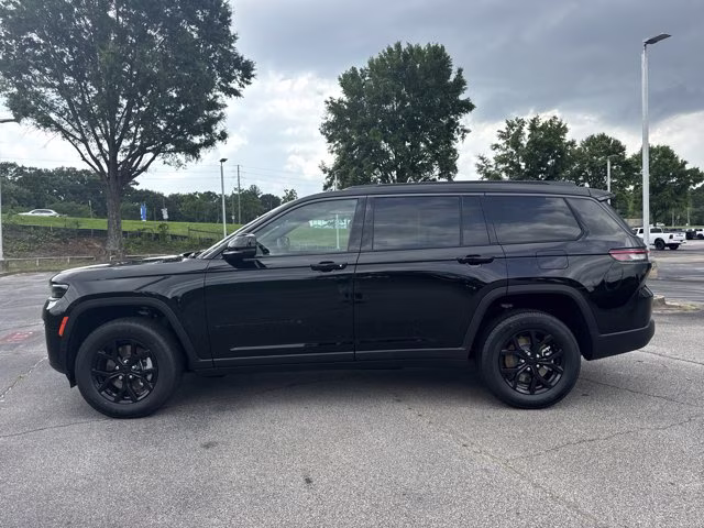 2026 Diamond Black Crystal Pearlcoat Jeep Grand Cherokee L Laredo Altitude RWD SUV