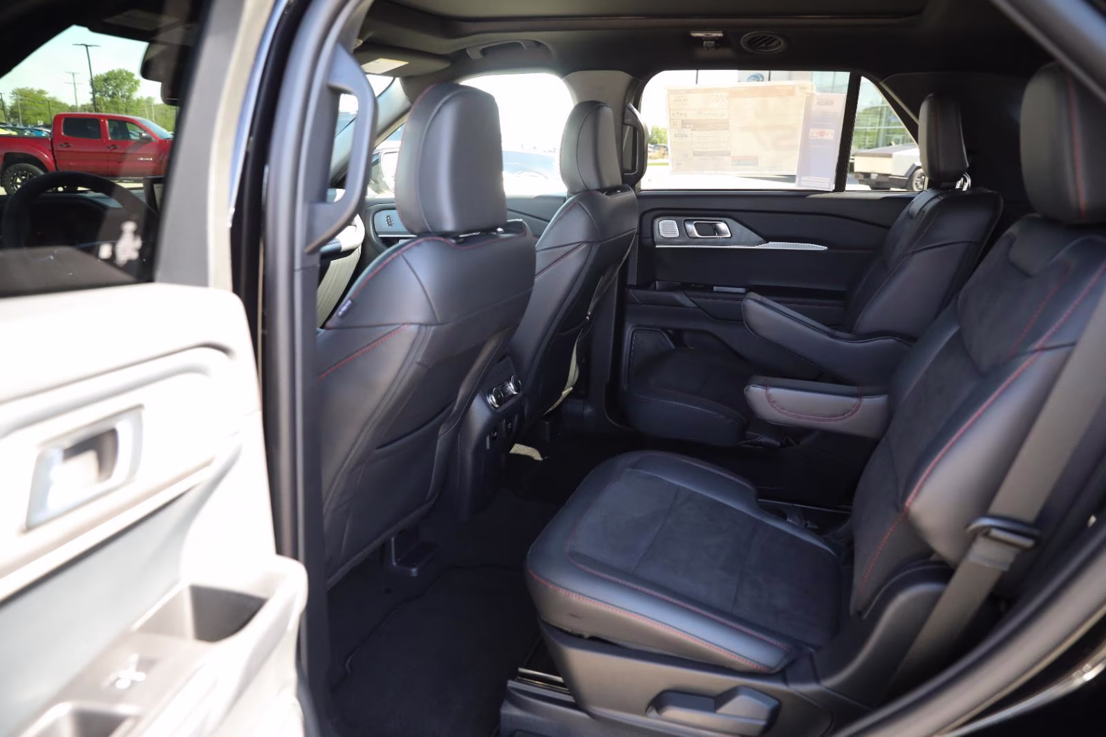 2026 Agate Black Metallic Ford Explorer ST 4X4 SUV