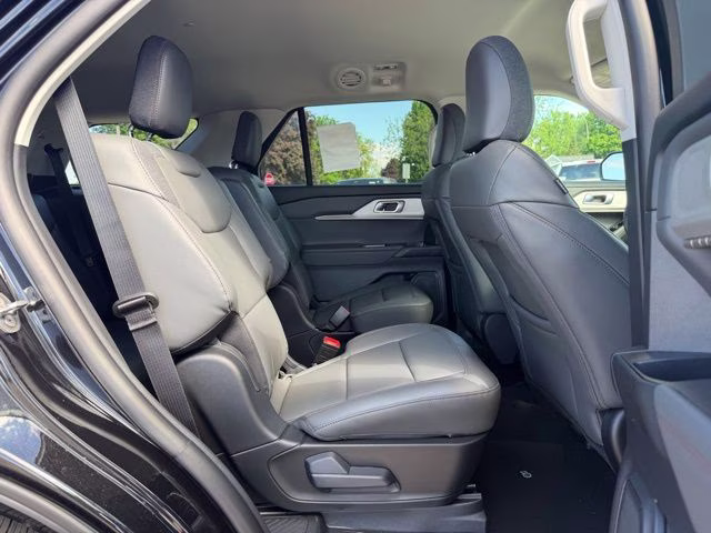 2026 Agate Black Metallic Ford Explorer Active 4X4 SUV