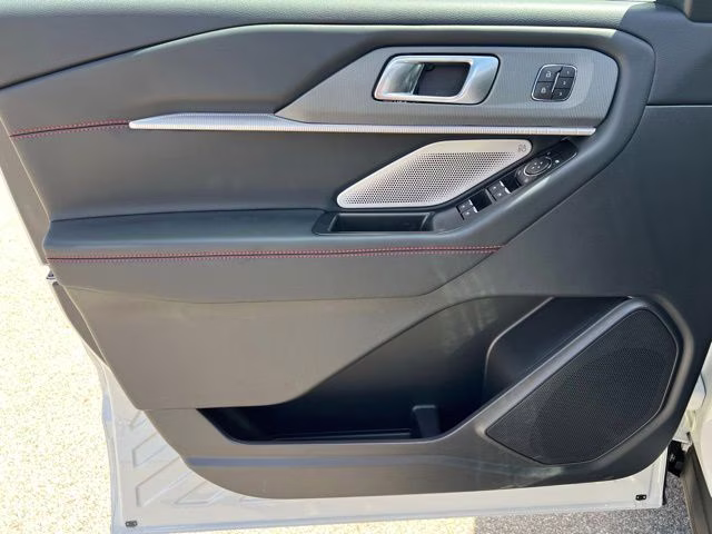 2026 Star White Metallic Tri-Coat Ford Explorer ST 4X4 SUV