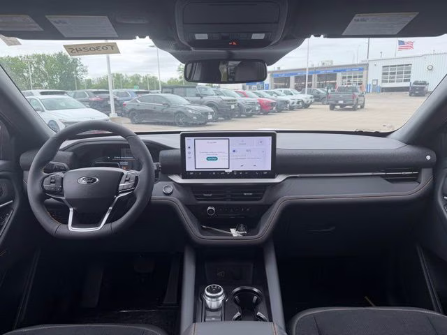 2026 Star White Metallic Tri-Coat Ford Explorer Tremor 4X4 SUV