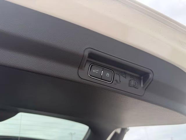 2026 Star White Metallic Tri-Coat Ford Explorer Tremor 4X4 SUV