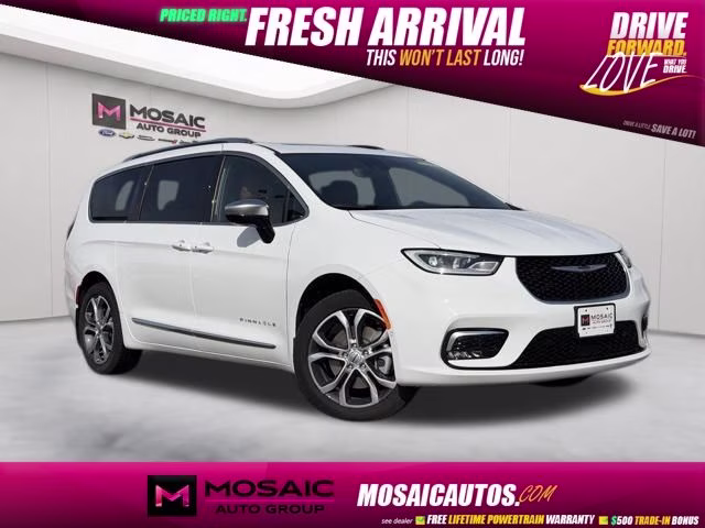 2025 Bright White Clearcoat Chrysler Pacifica Pinnacle AWD Van