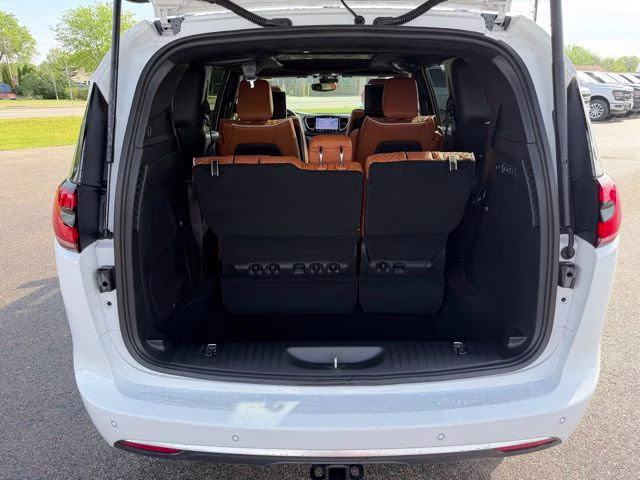 2025 Bright White Clearcoat Chrysler Pacifica Pinnacle AWD Van