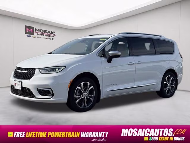 2025 Bright White Clearcoat Chrysler Pacifica Pinnacle AWD Van