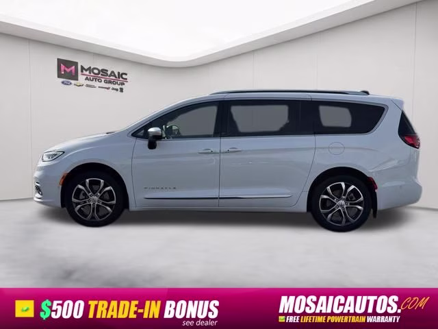 2025 Bright White Clearcoat Chrysler Pacifica Pinnacle AWD Van