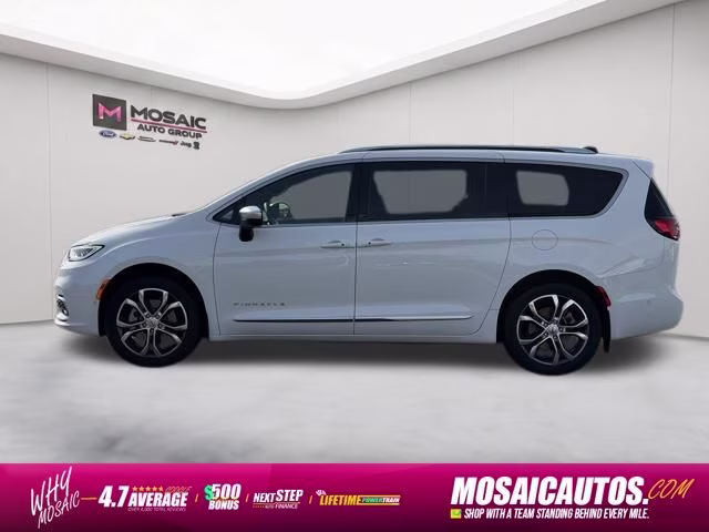 2025 Bright White Clearcoat Chrysler Pacifica Pinnacle AWD Van