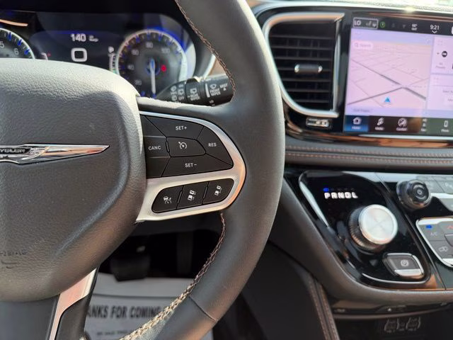2025 Bright White Clearcoat Chrysler Pacifica Pinnacle AWD Van
