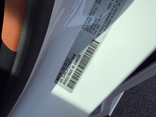 2025 Bright White Clearcoat Chrysler Pacifica Pinnacle AWD Van