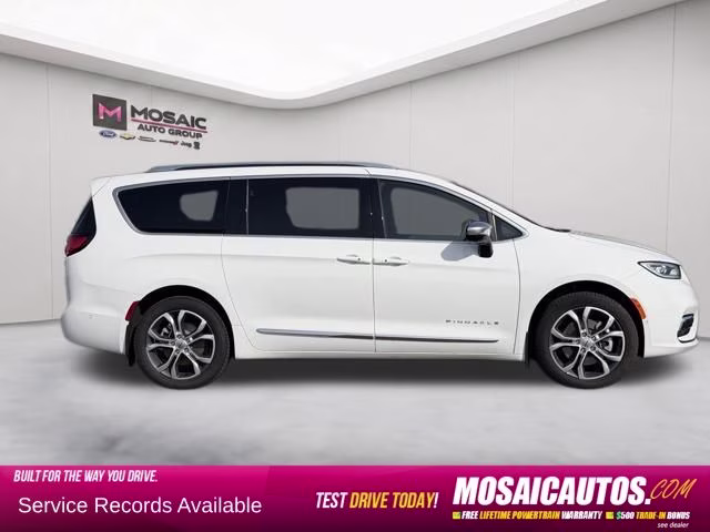 2025 Bright White Clearcoat Chrysler Pacifica Pinnacle AWD Van