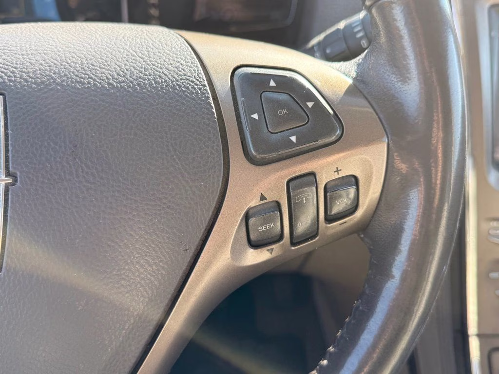 2011 White Platinum Clearcoat Metallic Lincoln MKX Base FWD SUV