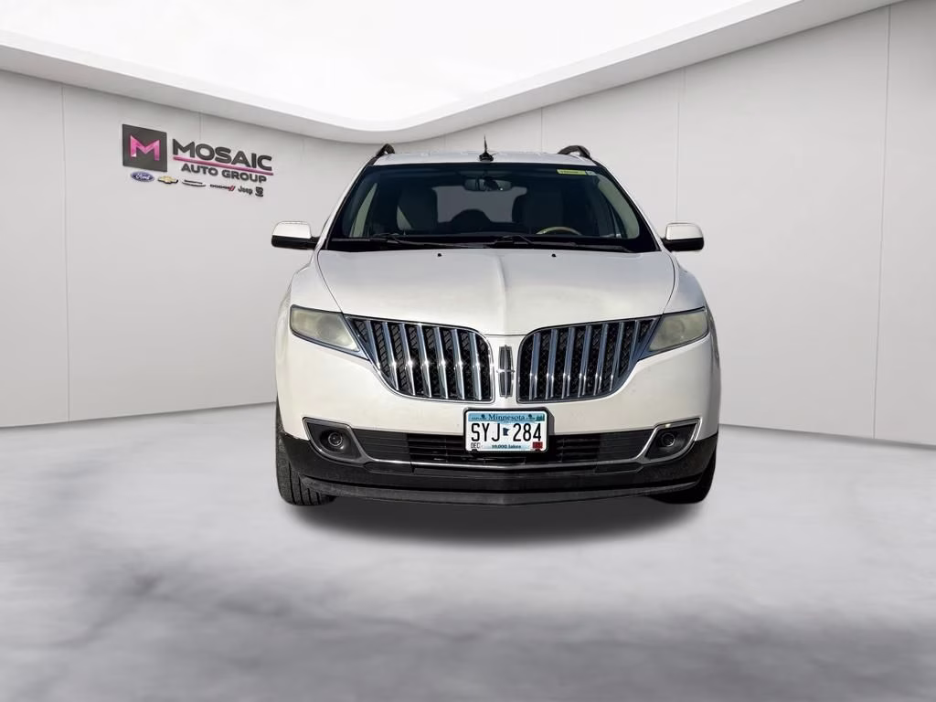 2011 White Platinum Clearcoat Metallic Lincoln MKX Base FWD SUV