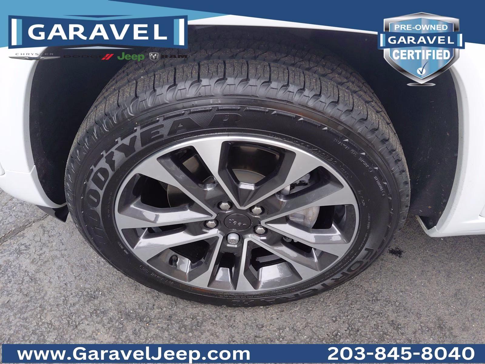 2023 Bright White Clearcoat Jeep Grand Cherokee L Overland 4X4 SUV
