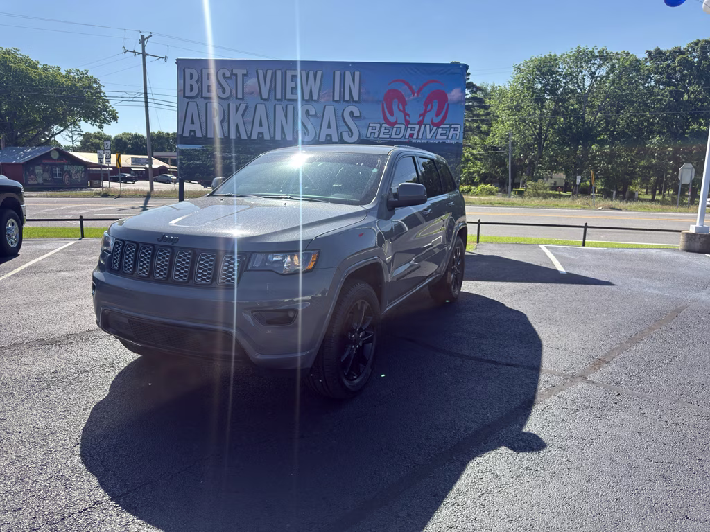 2020 Sting-Gray Clearcoat Jeep Grand Cherokee Altitude 4X4 SUV