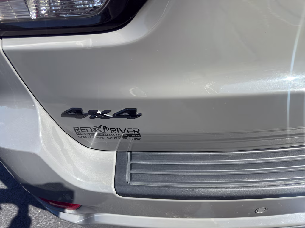 2020 Sting-Gray Clearcoat Jeep Grand Cherokee Altitude 4X4 SUV