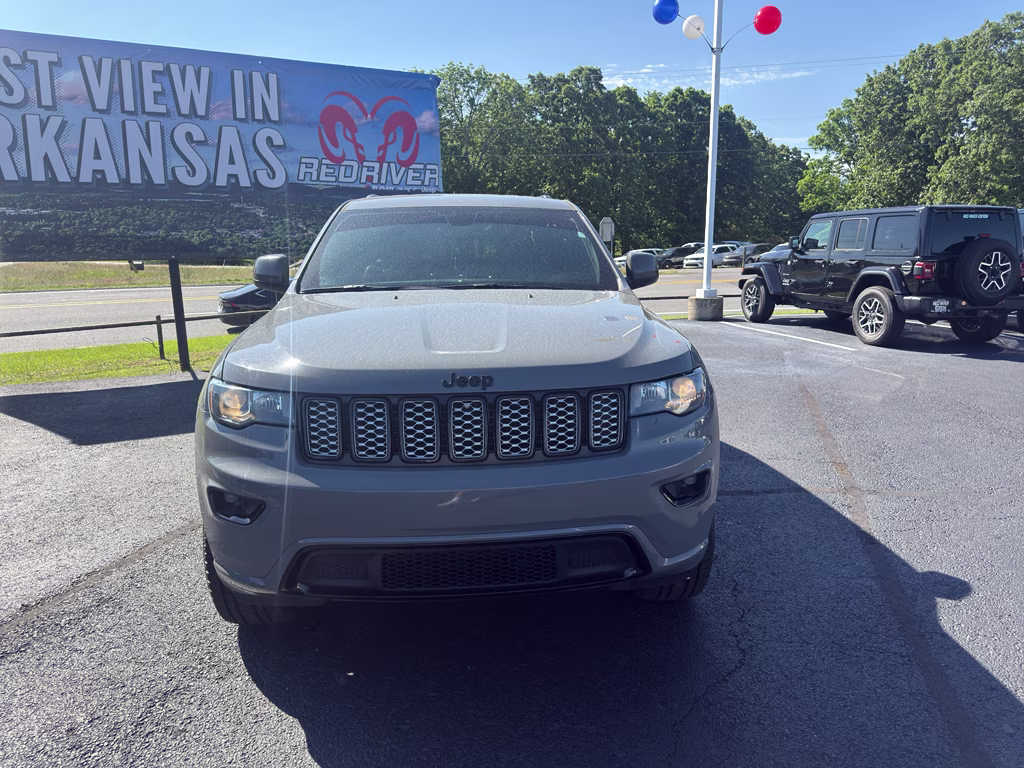 2020 Sting-Gray Clearcoat Jeep Grand Cherokee Altitude 4X4 SUV