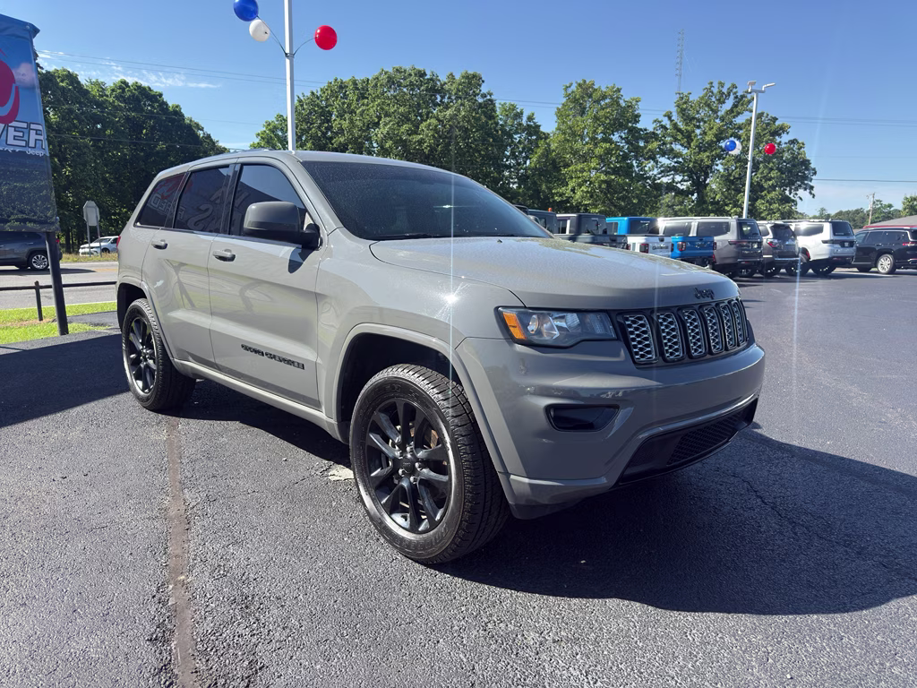 2020 Sting-Gray Clearcoat Jeep Grand Cherokee Altitude 4X4 SUV
