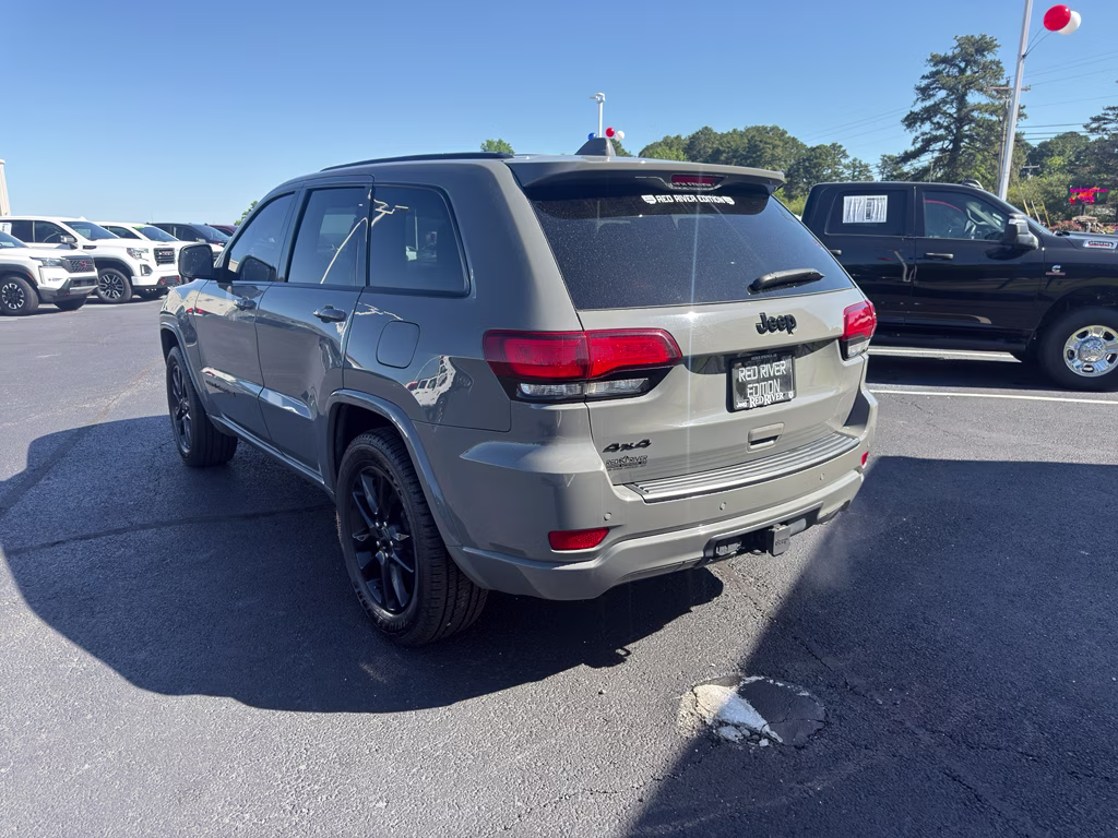 2020 Sting-Gray Clearcoat Jeep Grand Cherokee Altitude 4X4 SUV