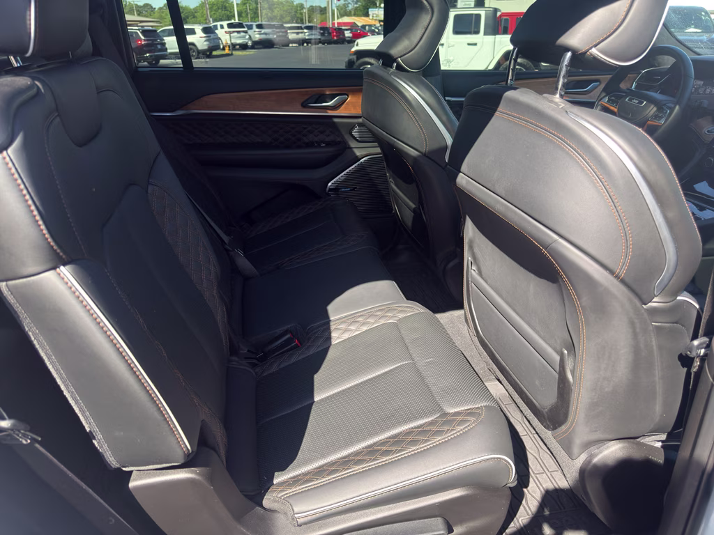 2024 Bright White Clearcoat Jeep Grand Cherokee L Summit Reserve 4X4 SUV