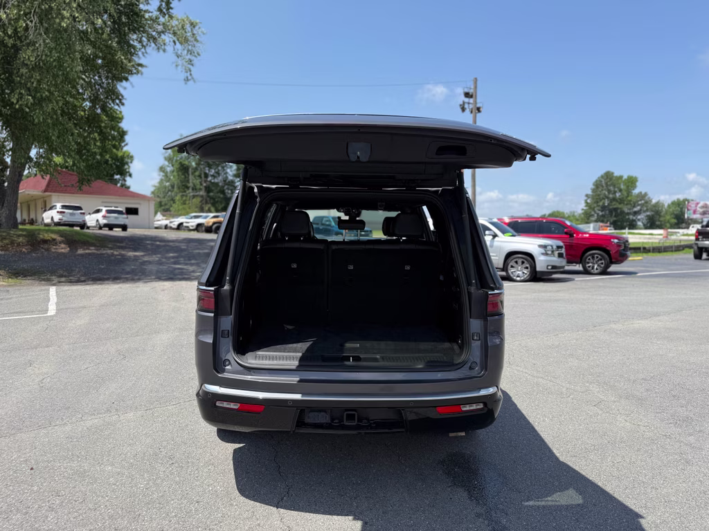 2022 Baltic Gray Metallic Clearcoat Jeep Wagoneer Series III RWD SUV